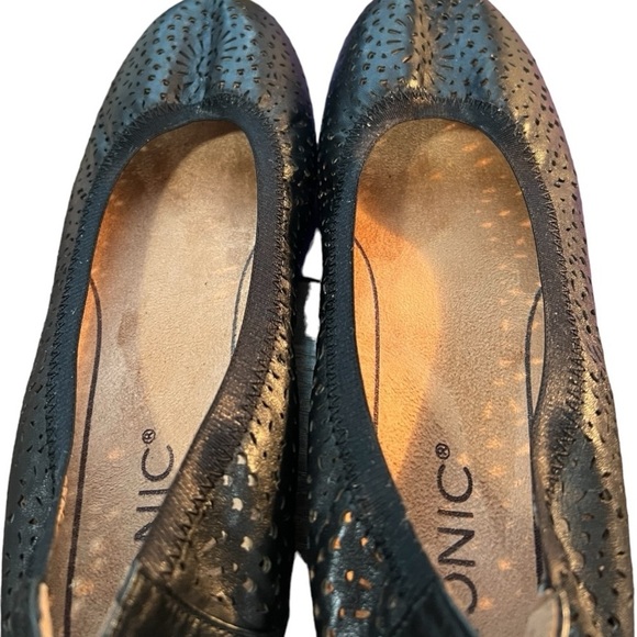 Vionic Robyn Black Leather Laser Cut Ballet Slippers Size 6.5M - Picture 12 of 14